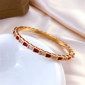 L'ultimo braccialetto di design di lusso di moda braccialetto di pietre preziose braccialetto di diamanti a forma di serpente amanti braccialetto di alta qualità braccialetto d'oro braccialetto di diamanti duri.