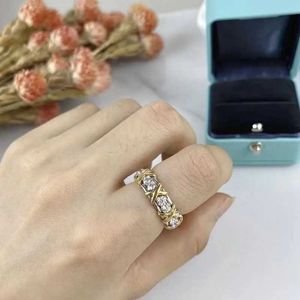 Marca de designer Mosang Stone Diamond Ring Pure Silver Tff Li Jiaqi Mesmo estilo Inclado de luxo de alto grau Misture a solicitação de dois tons para encomendar Linha de casamento