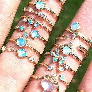 Серьги ожерелья устанавливают золотой цвет различный стиль мода нежные опальные ювелирные украшения Thin Women Girl Ring