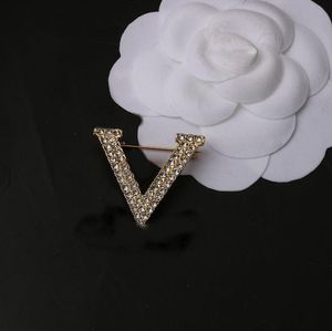 Designer Brand Letter Brosches 18K Gold Plated Women Män Inlay Crystal Rhinestone Jewelry Brosch Charm Pin Marry Christmas Party Gift Accessorie