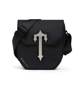 메신저 가방 남성 Trapstars COBRA T BAG BLACK/SILVER 야외 숄더 핸드백 배낭 디자이너 토트 백 지갑 크로스 바디 패션 트렌드 62ess