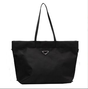 Borsa a mano in nylon cachi nero per donna Borsa di design di lusso Borsa da donna ad alta capacità per lo shopping casual Borse da viaggio p0629