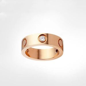 LOVE WOMENS DESIGNER RING LUXURY GOLD DERGHERINGデザイナーネイルリング女性のためのダイヤモンドリング