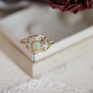 Com pedras laterais empilhamento de opala natural anel redimensionável para presentes femininos prata esterlina 925 banhado a ouro 14 quilates moda joias de design geométrico de luxo 230629