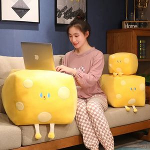 卸売新製品かわいい黄色の正方形のバターチーズスロー枕スマイリーフェイスプラッシュおもちゃ大型サイズの人形クッションホーム枕