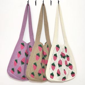 Shoppingväskor avslappnad axelväska mode kvinnor reser handväska virkning jordgubbsmönster stickade damer retro tote 230628