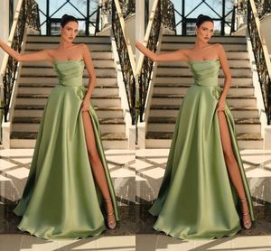 Una sexy verde si veste da ballo lungo per le donne nere taglie taglie pieghe senza spalline drappeggiate con il lato della sera del lato della serata di compleanno di compleanno da sera