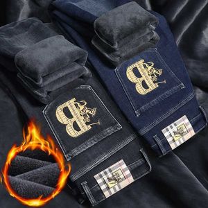 Designer de jeans masculino Pelúcia e novos jeans grossos para homens, versão coreana de luxo leve, elástico grosso, pés pequenos bordados justos, B home SAHF