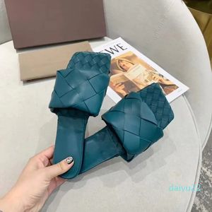Tasarımcı Seksi Düz slaytlar Sandalet Dokuma kadın terlik kare katır ayakkabı Bayanlar Düğün yüksek topuklu ayakkabılar Elbise Ayakkabı 10 renk