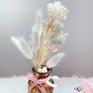 Torkade blommor Baby's Breath Decoration Car Bouquet Home Furnishings Air-Torked Set Send Friends FamilyPeople eller Teachers