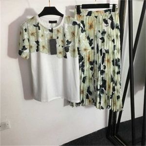 Mulheres vestido camiseta conjuntos de duas peças vestidos de moda marca designer saias conjunto carta impressão manga curta cintura alta saia plissada de duas peças terno agasalho