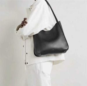 The same ROSE Park Chae-young Row Armpit bag Symmetric Tote leather shoulder commuter European and American fashion