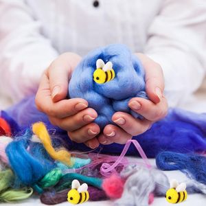 Party Decoration 24 PCS Felt Bee Craft Supplies Clothes Decor Charms fyllda djurboll djur miniatyrer ull barn