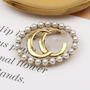 Designer Brooch Brand Letter Diamond Brooches Women Crystal Rhinestone Pearl Pins Clothing Decoration Jewerlry Accessories Vintage 8style