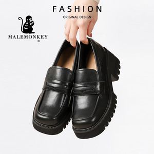 Buty Wysokiej jakości mokasyny buty dla kobiet skóra 2023 Spring Retro Black Office Square Platform