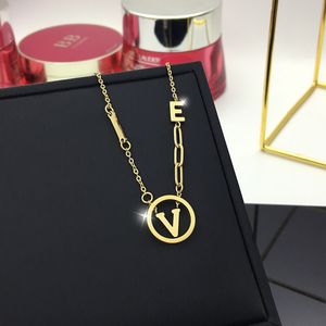 Luxury Gold Plated Love Halsbandsmycken för kvinnors gåva