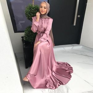 Ubranie etniczne Dubai Bliski Wschód i Stany Zjednoczone Elegancka satynowa sukienka miękka duża huśtawka Kaftan Femme Musulman