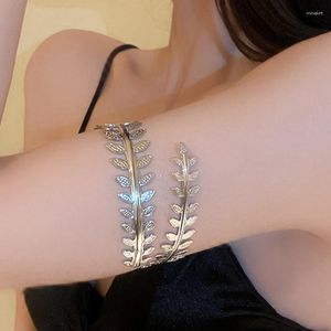 Bangle Leaf Branch Arm Armband Kvinnlig fashionabell europeisk och amerikansk stil för kvinnliga smycken tillbehör