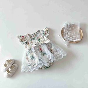 Kläderuppsättningar 2022 Nya spädbarnsflickor Summer Floral Jumpsuit Hat 2st Outfit Bow Rompers Dress Newborn Clothing Bodysuit J230630