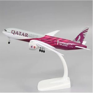 Dekoratif Objeler Figürinler Alaşım Metal AIR QATAR Airways Boeing 777 B777 Uçak Modeli Döküm Uçak Modeli Uçak w Tekerlekler İniş Takımları 20cm 230629