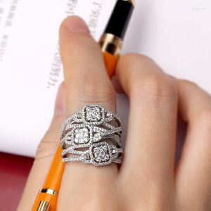 Cluster Rings Big Fashion Luxury Leaf Boldt uttalande för kvinnor Bridal Engagement Wedding Jewelry Baguette Zircon CZ