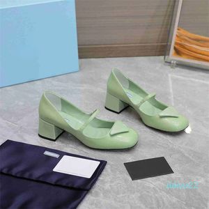 Tasarımcı elbise ayakkabı loafer'lar kedi topuklu alçak topuklu düğün ilkbahar yaz moda alışveriş rahat yuvarlak kafa ters üçgen deri ayakkabı boyutu 35-40