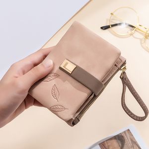 Moda Carteira Feminina Curta Folha Estampada Carteira Feminina Senhora Pequena Bolsa de Couro Nubuck Menina Porta-cartões Carteira com Alça de Pulso