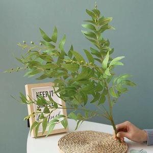 ドライフラワー人工柳のつるブーケの白い花の葉の偽の植物ジャングルウェディングパーティーの装飾