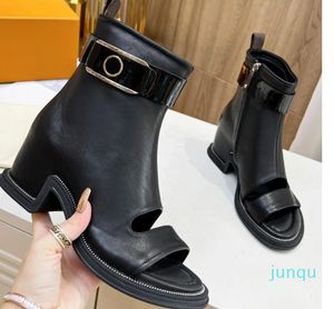 Tasarımcı Sandalet Kısa Botlar İlkbahar Yaz Pist Tarzı Açık Ayak Tasarım Moda Sense Topuk Yüksekliği 5 cm Sandla Büyük Boyut 42 35 Sandal