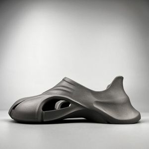 2024 Tasarımcı Sandalet Moda Track Sandal Kauçuk Su Geçirmez Slayt Terlik Dikişli Sneaker Tourist Madam Pool Kalıp Yakın koşu Yürüyüş Günlük Ayakkabı