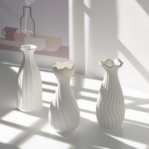 VASES NORDIC SIMPLE CERAMIC白い乾燥花花瓶家装飾コーヒーショップリビングルームアレンジメントコンテナバルコニープロップ