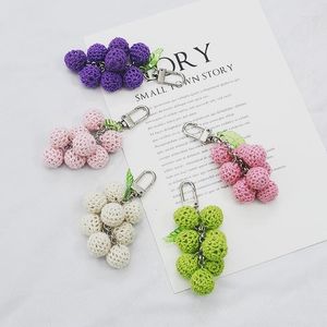 Schlüsselanhänger 2023 Niedliche gestrickte Pom Balls Pompoms Trauben Schlüsselbund für Frauen Schlüsselanhänger Ring Tasche Pendent Charm Airpods Zubehör D400