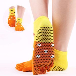 Calzini sportivi Punta intera Yoga Donna Cartoon Dot Silicone Coreano Giappone Cotone antiscivolo Grip Pilates Five Calzino basso alla caviglia