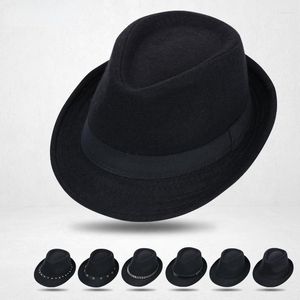 Berets Mat Fashion Fedoras European dżentelmen's Wool Blend Formal Hats Dekoracyjne krótkie brzegi cztery sezony 2023Summer