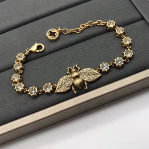 Luksusowy projektant retro Little Bee Charm Branselets Brass Rosiężne materiał dla kobiet miłośników imprezowych biżuteria 3555