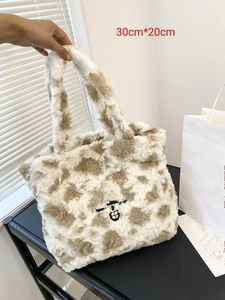 Moda mini sacolas designer bolsa das mulheres bolsas de inverno fofo hobo clássico carta crossbody bolsa de ombro senhoras fuzzy bolsa