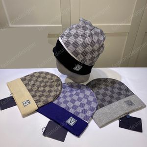 ビーニーボンネットメンズハットデザイナービーニートレンディミックスミックス豪華な冬の帽子刺繍パターンの男女のためのクラシックレター編み帽子のケット