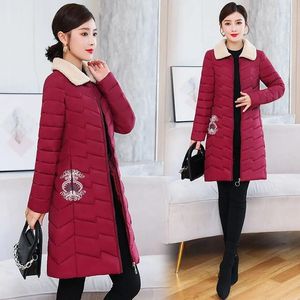 Casacos de trincheira femininos para baixo casaco de algodão feminino 2023 outono inverno moda fina fina jaqueta acolchoada mulheres tamanho grande bordado quente longo parkas