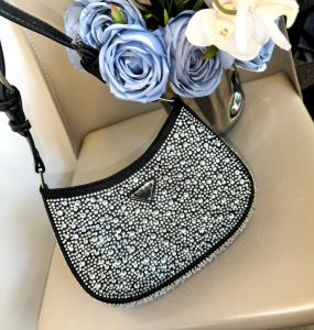 Diamantväska av högsta kvalitet Canvas Hobo Bag designer axelväskor för kvinnor bröstpaket mode tote kedjor hand lady presbyopic handväska handb