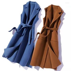 Kvinnors västar 2023 Women Spring Autumn Vest Jacket Kvinnlig stil Western Woolen Woint Coat Coat Midlängd Belt ärmlösa utkläder Ladies Top