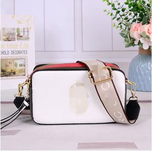 2023 Designer Bag Mens Snapshot Shopping Handväska Marc Famous Camera Small Crossbody Purse Mini Jacobs Women Axel Påsar Metal Buckle