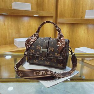 Início da primavera impresso para mulheres novo lenço de seda portátil alça única larga crossbody com qualidade versátil bolsa quadrada pequena inventário 399