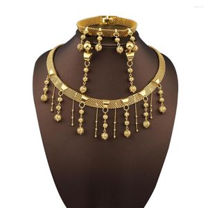 Halsbandörhängen Set Nigeria Hollow Bead Tassel Pendant Flat Chain Armband Smycken kvinnors bröllopsfest gåva