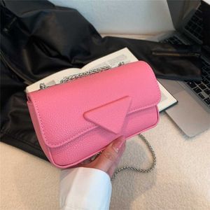 This year's popular chain 2023 new mini women's texture shoulder simple lychee grain crossbody bag model 4239