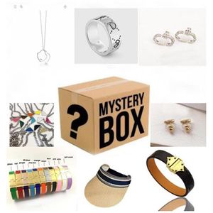 Tre bitar av smycken i en låda Lucky Mystery Boxes Det finns en chans att öppna halsbandsarmband örhängen hatt mer gåva298r