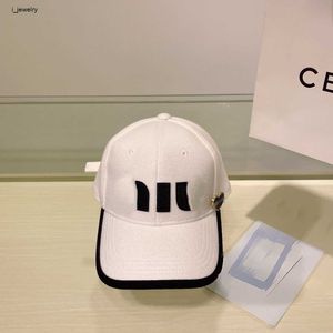 hats fashion casquette for men Diamond heart shaped metal plaque decoration baseball cap for women Including box Preferred Gift