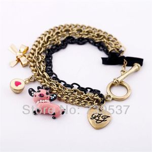 Charme Pulseiras 2021 Design Muitas Correntes Pulseira de Resina Trending Animal Adorável Porco Pingente Romântico Jewellry210q