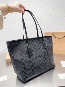 A sacola de luxo bolsa de mão senhora bolsa de ombro mulheres pvc designer sling bag mini tote bags designer preto marrom viagem trabalho saco de compras para meninas grande capacidade