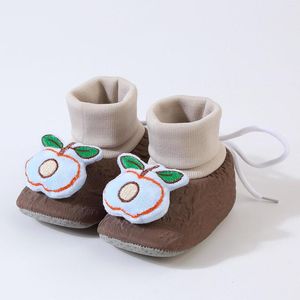 Första vandrare baby bomullsstövlar flickor skor bekväm mjuk sula småbarn varm