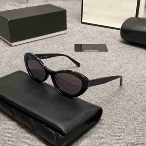 CC neue Luxus-Designer-Sonnenbrille für Damen und Herren, Sonnenbrille mit großem Rahmen, quadratische Sonnenbrille, CH-Marke, Outdoor-Mode-Sonnenbrille, großes Gesicht. Erscheint dünn mit Box7964